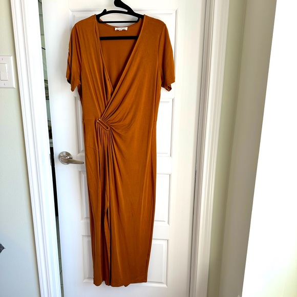 Perfect Fall Toned Wrap Dress - Picture 6 of 14